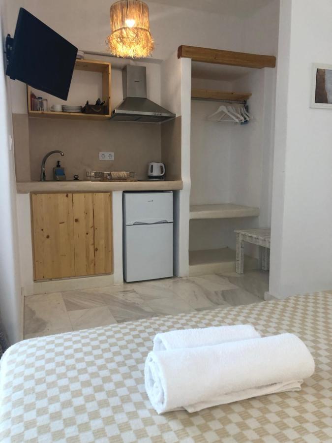 Athina Rooms - Lounge Apartments Parikia  Exterior photo