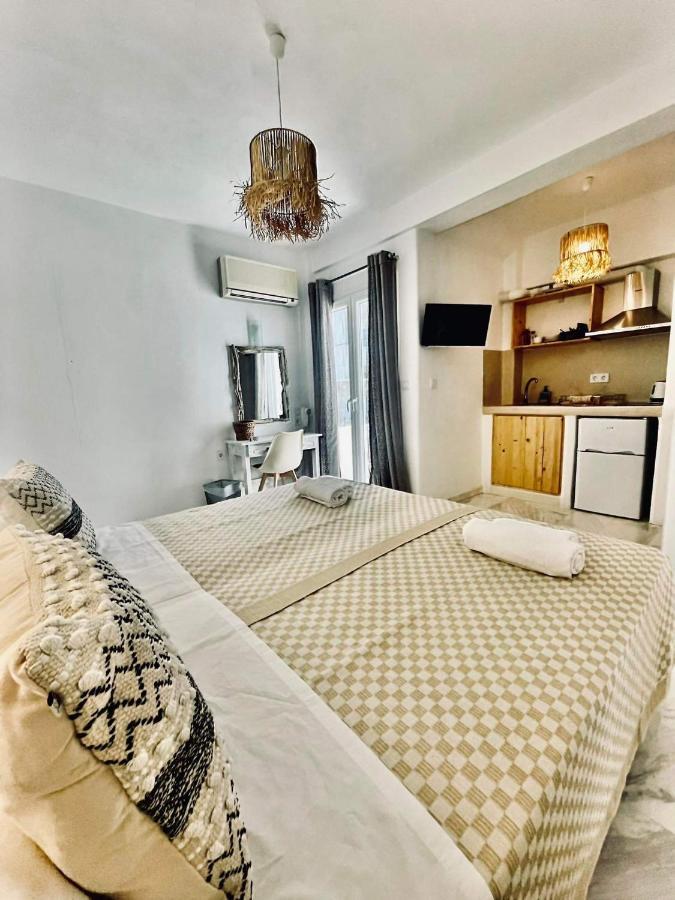 Athina Rooms - Lounge Apartments Parikia  Exterior photo