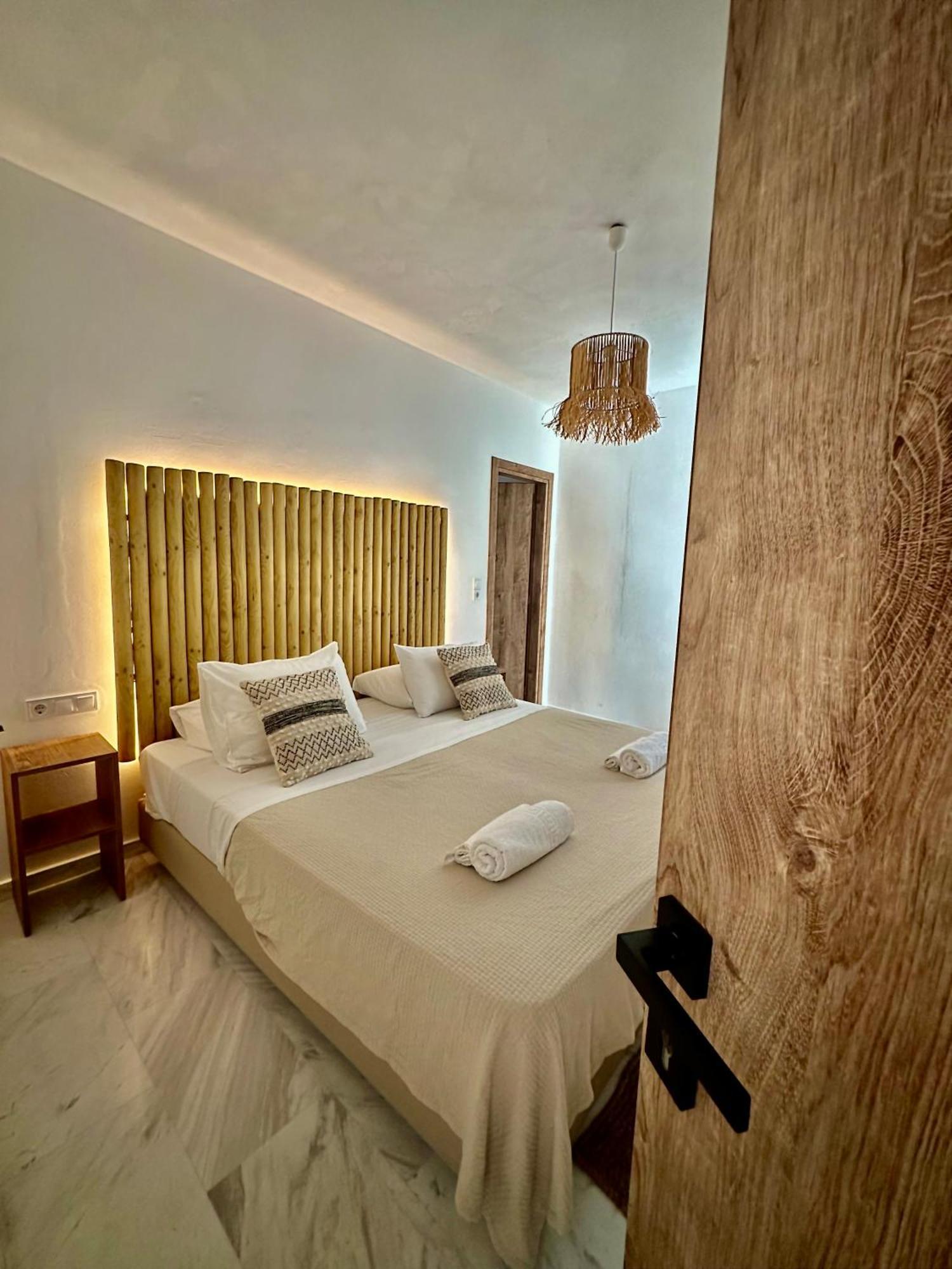 Athina Rooms - Lounge Apartments Parikia  Exterior photo