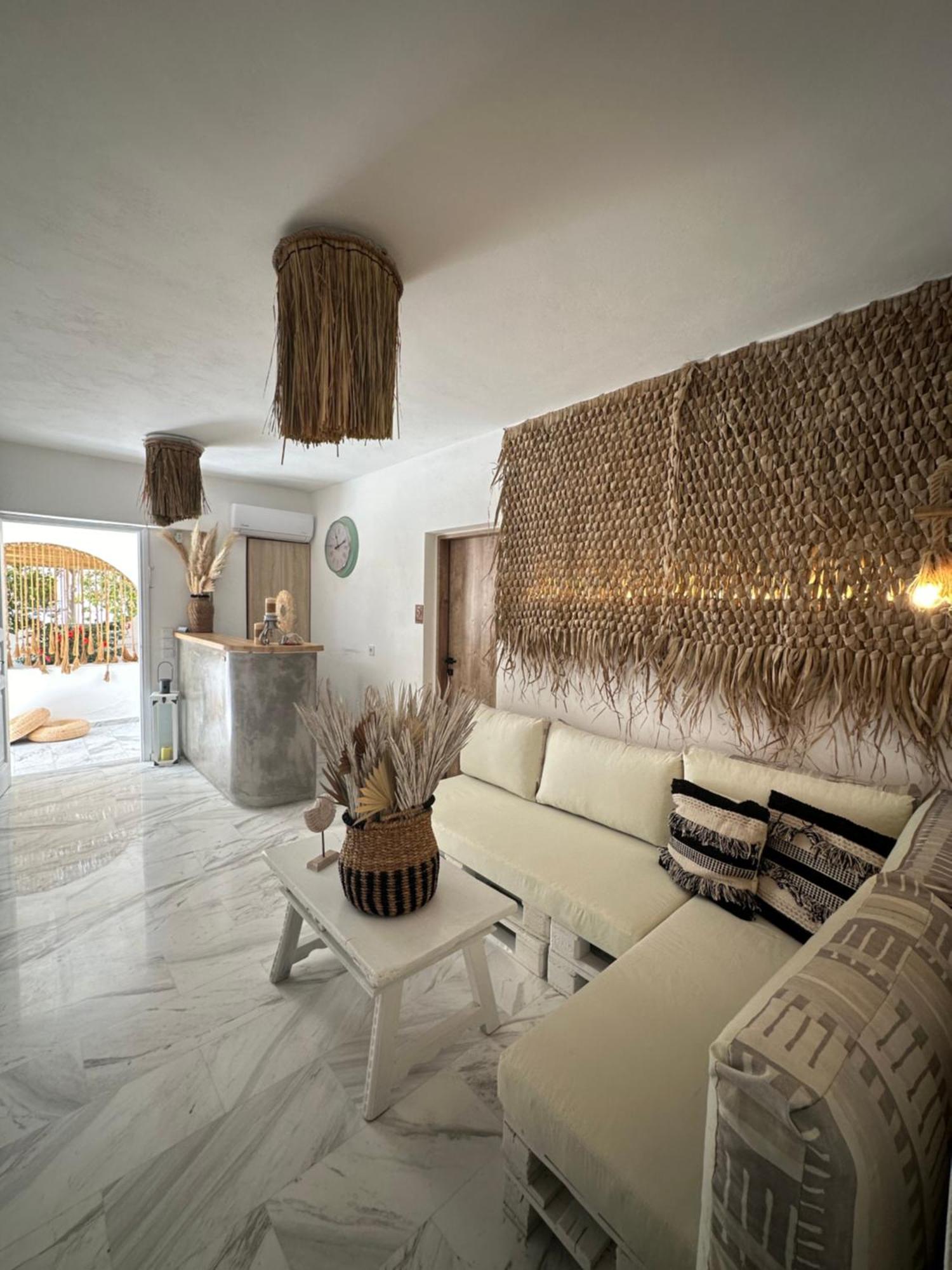 Athina Rooms - Lounge Apartments Parikia  Exterior photo